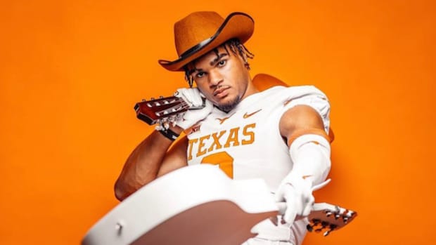 Texas WR DeAndre Moore